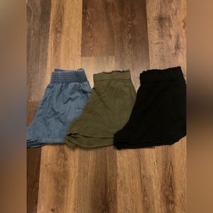 Bundle! Universal Thread Shorts, Size Medium: Chambray, Olive, Black
